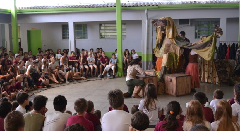 O Rei Cego em Dois Irmãos