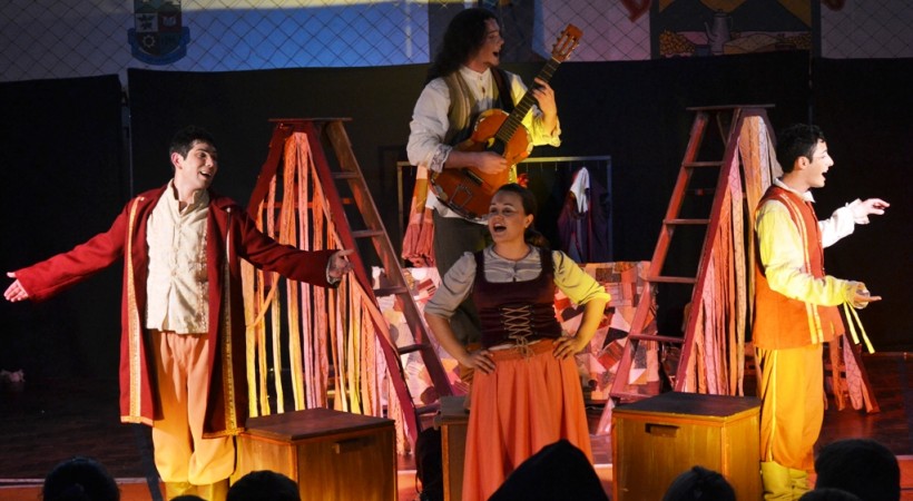 TEATRO DO CLÃ FAZ MOTIN
